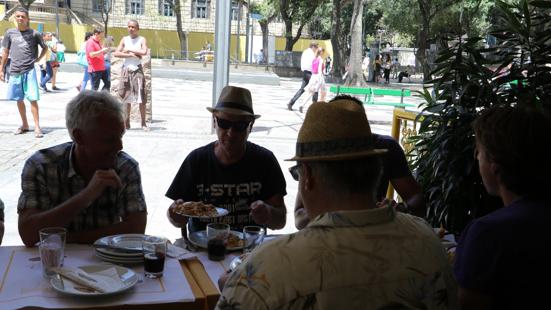 2016-11_LSV-Fussball-01-169-Rio-Stadttour_Mittagspause