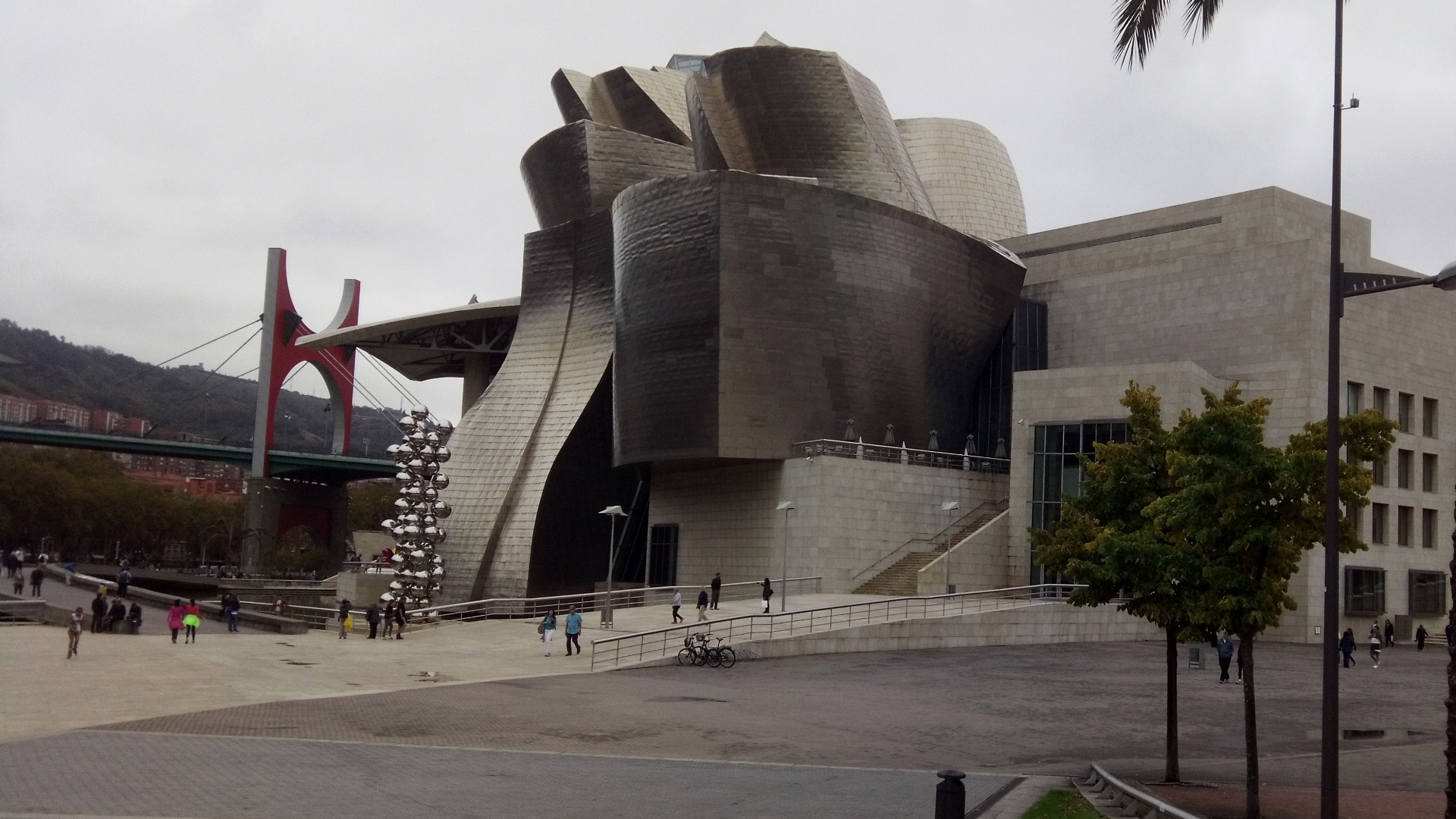 2017-09-22_006_Bilbao-Guggenheim-Museo_am-Vortag