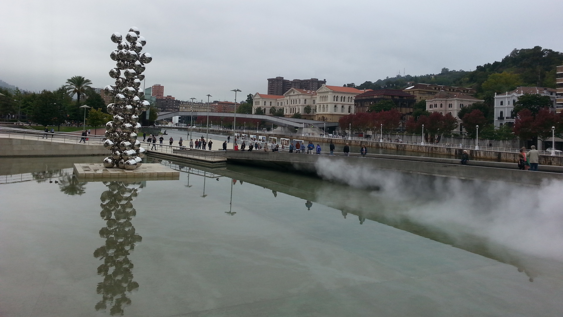 2017-09-22_011_Bilbao-Guggenheim-Museo_am-Vortag