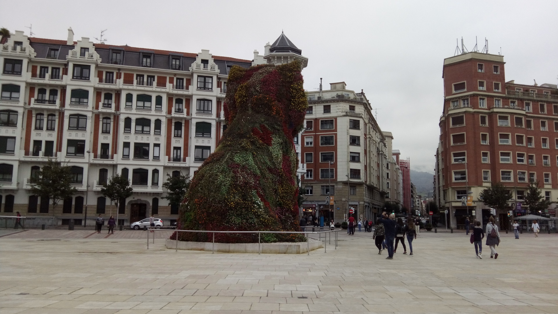 2017-09-22_013_Bilbao-Guggenheim-Museo_am-Vortag